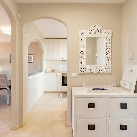 Beachfront 3br Townhouse With Pool In *