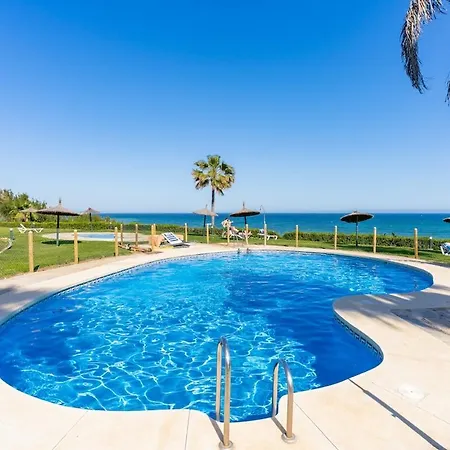 Beachfront 3br Townhouse With Pool In