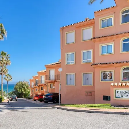 Beachfront 3br Townhouse With Pool In 에스테포나