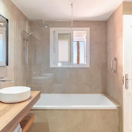 Beachfront 3br Townhouse With Pool In