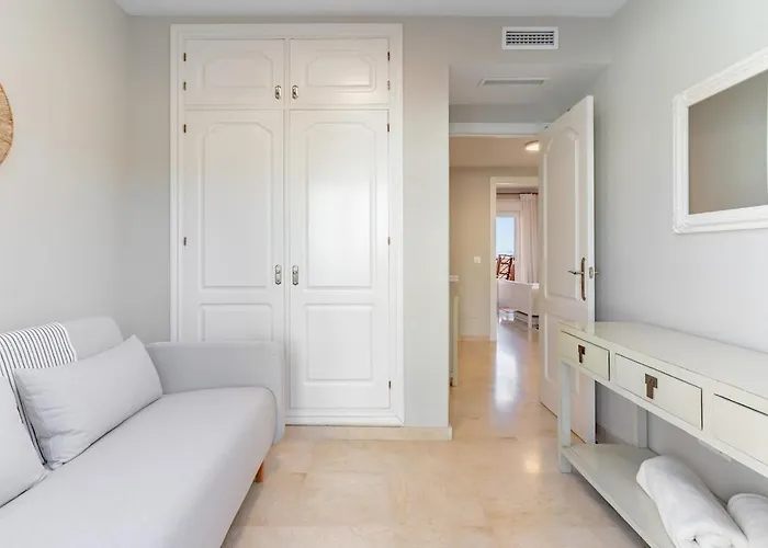 Lejlighed Beachfront 3br Townhouse With Pool In Estepona