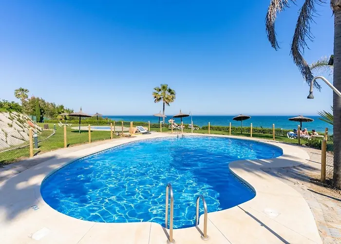 Beachfront 3br Townhouse With Pool In