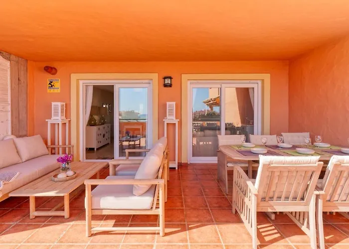 Beachfront 3br Townhouse With Pool In 아파트