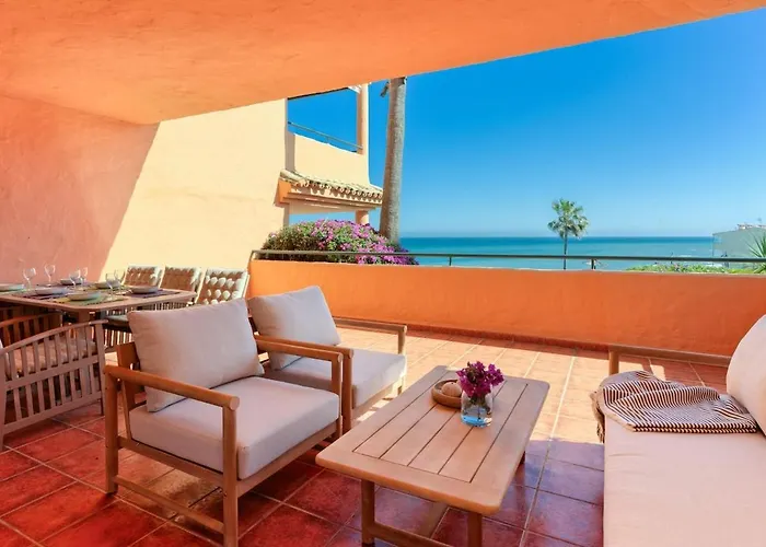 Beachfront 3br Townhouse With Pool In