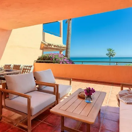 Beachfront 3br Townhouse With Pool In